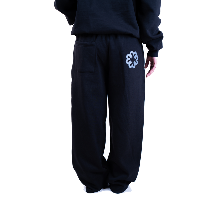 BLACK JUMBO SWEATS